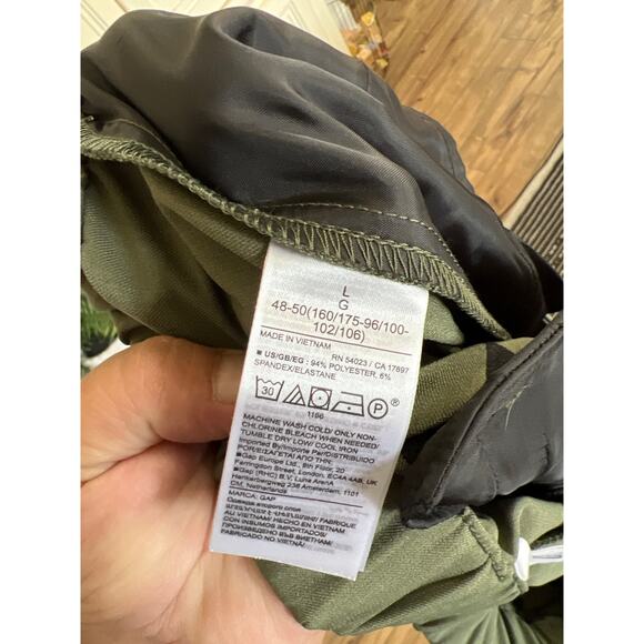 NWT Gap size large olive green cropped pants - Picture 4 of 4